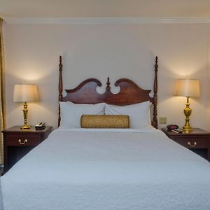 Budget King Room
